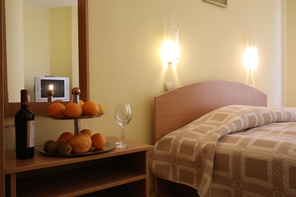Family Hotel Papi Ράζλογκ Δωμάτιο φωτογραφία