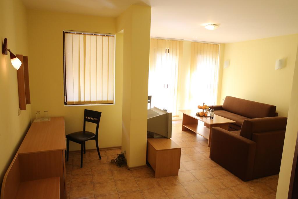 Family Hotel Papi Ράζλογκ Δωμάτιο φωτογραφία
