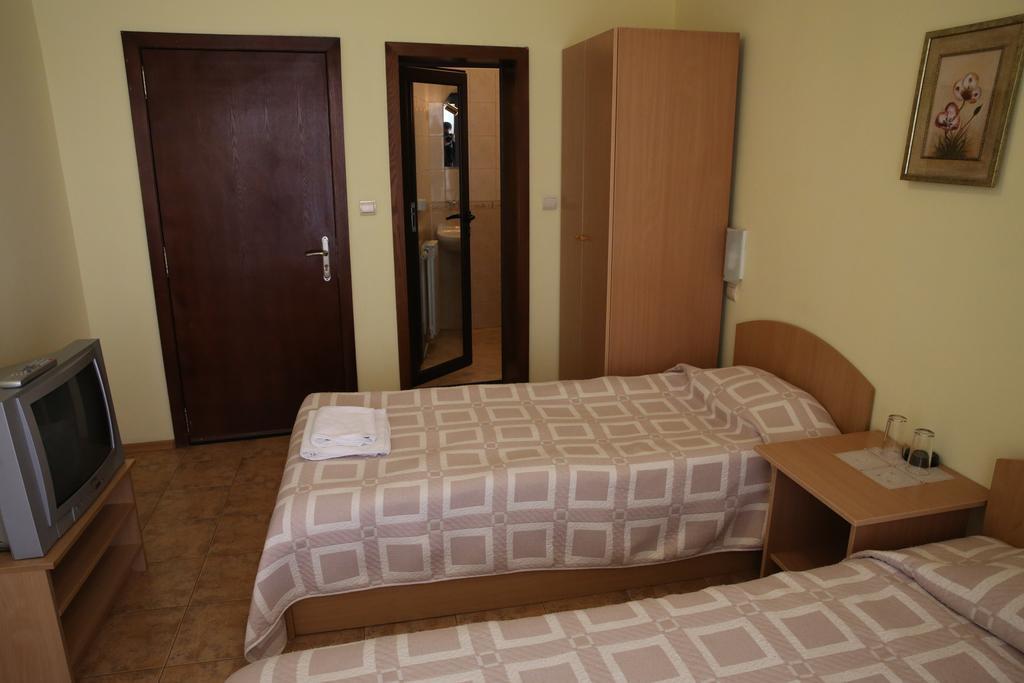 Family Hotel Papi Ράζλογκ Δωμάτιο φωτογραφία