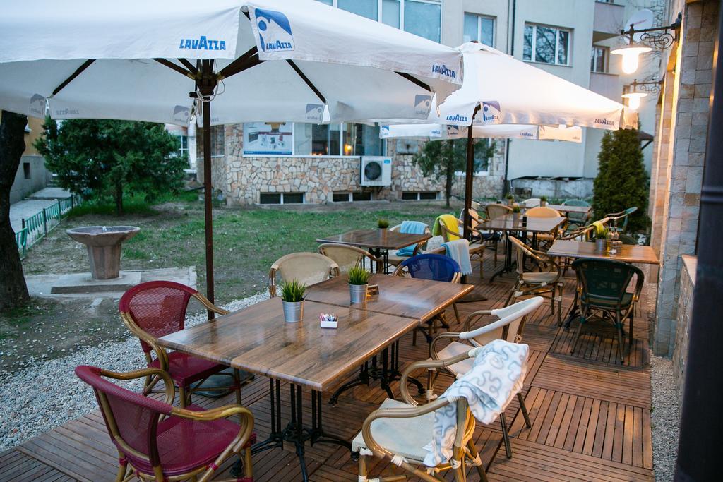 Family Hotel Papi Ράζλογκ Εξωτερικό φωτογραφία
